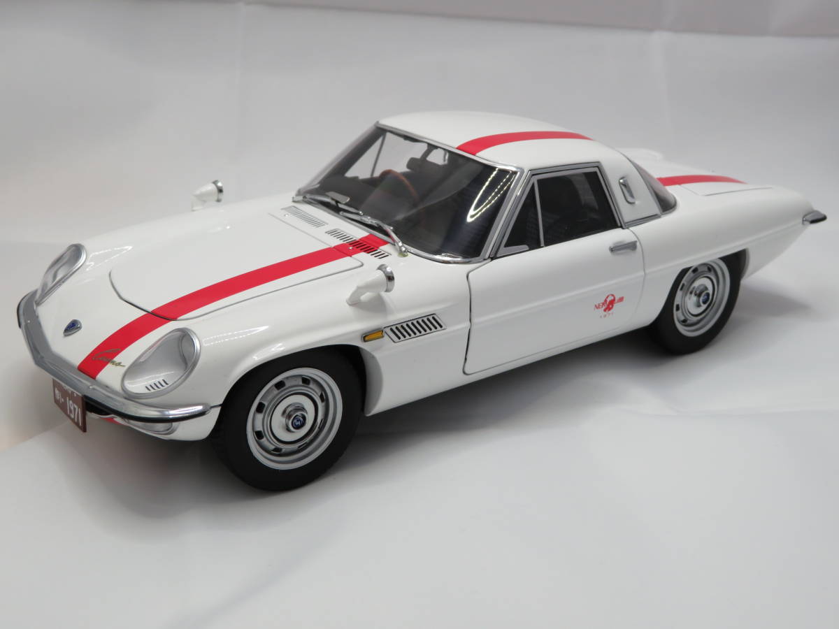 オートアート×Wave 1/18 コスモスポーツ NERV官用車 (作戦部1課 オートアート×Wave 1/18 コスモスポーツ NERV官用車 (作戦部1課