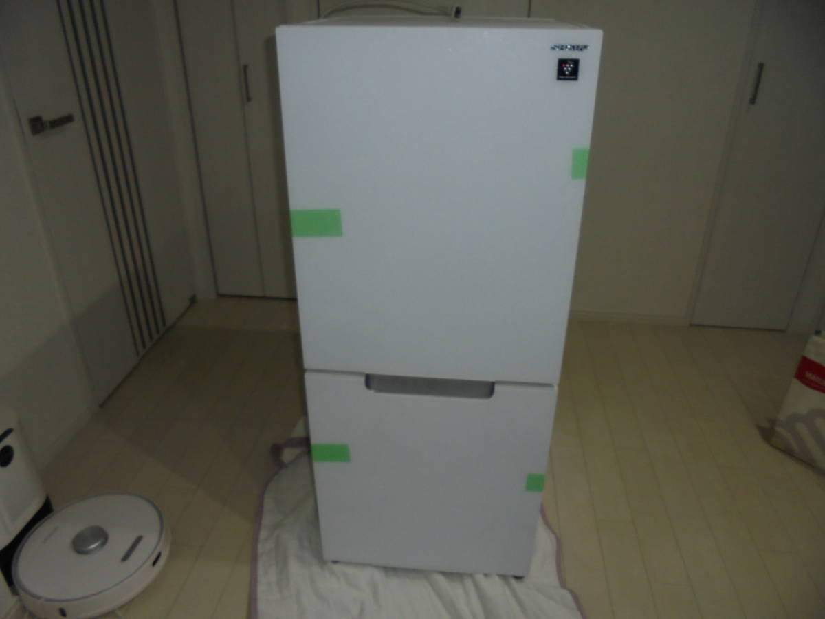 シャープ　2021年製2ドア中古冷蔵庫　ホワイト　お引き取りか、配達可能(有料）です。