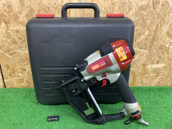 高速配送 【中古品】マックス/MAX 常圧ステープル用エアネイラ(フロア
