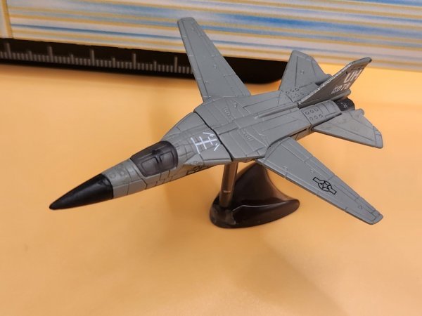 アメリカ空軍 戦闘機 コレクション プラモデル 検FigurineフィギュアF-4EファントムF-22ラプターF15CイーグルF-16ファイティングファルコンの画像3