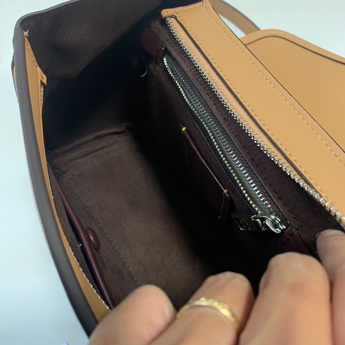 人気特価 新品未使用 コーチ COACH クーリエ 2Way キャメル ベージュ