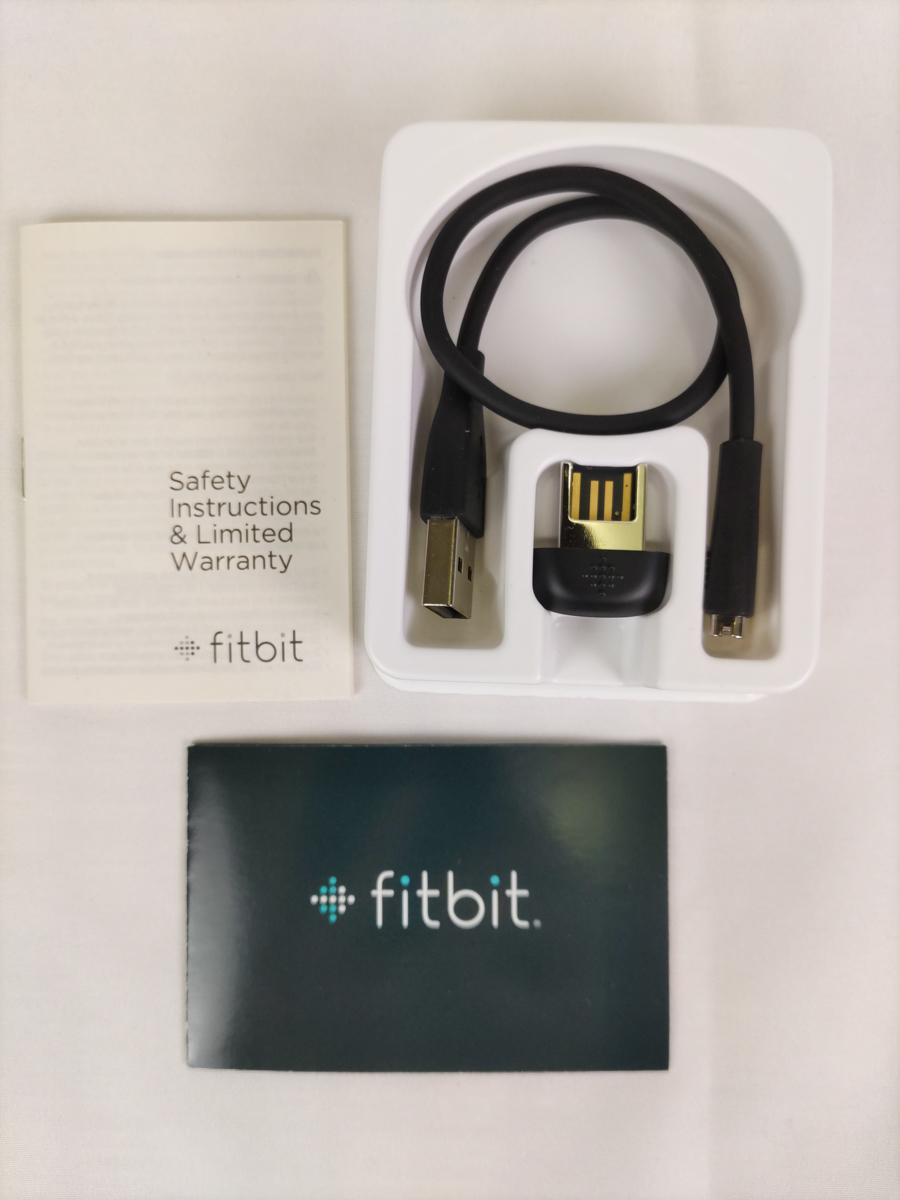Fitbit フィットビット Charge HR FB405BKS-JPN 心拍数 アクティビティリストバンド Sサイズ ブラック_画像10