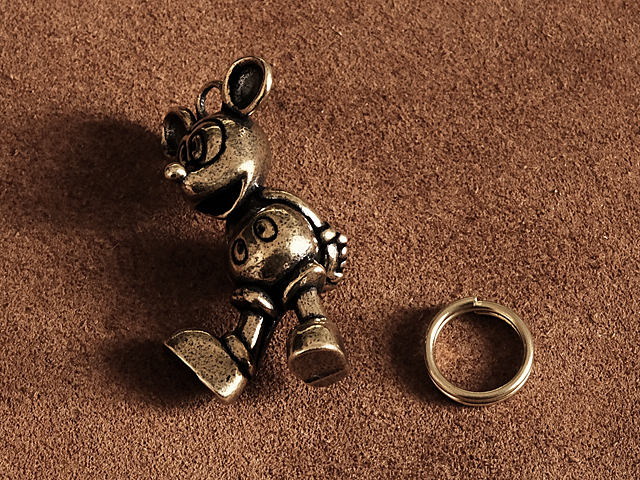 真鍮 ねずみ キーホルダー (キャラクター）ネズミ 鼠 マウス ブート キーリング 面白グッズ テーマパーク 遊園地 ブラス ゴールドの画像2