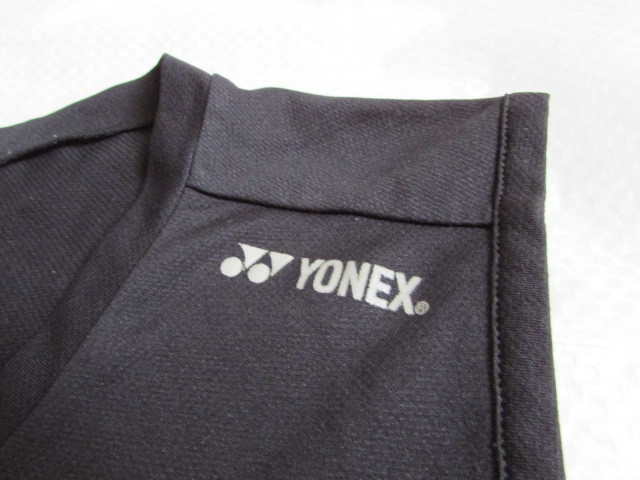 メンズ Mサイズ YONEX ノースリーブ シャツ USED スレ・使用感有り インナーシャツ ヨネックス ブラック系 テニス バドミントン 他の画像2