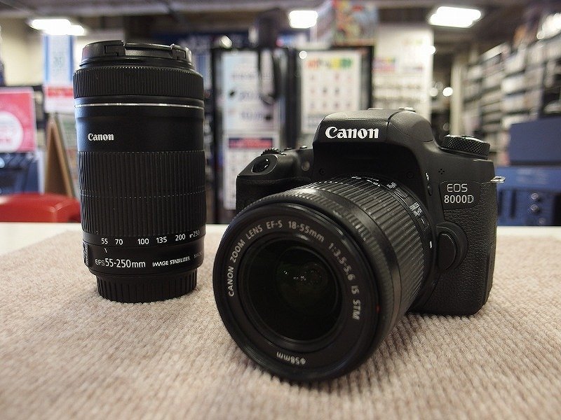 逸品】 キヤノン Canon 一眼レフカメラ EOS 8000D ダブルズームキット