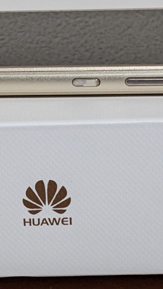 HUAWEI P9 lite SIMフリースマホ(箱・附属品付き)|Yahoo!フリマ HUAWEI P9 lite SIMフリースマホ(箱・附属品付き)|Yahoo!フリマ