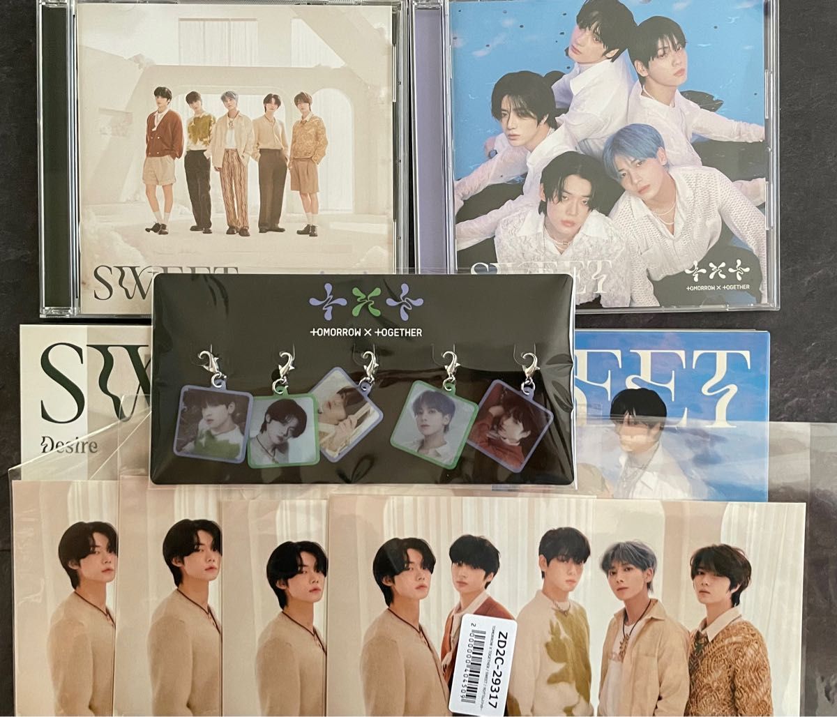 TXT 日本2ndアルバム　SWEET ユニバ4形態セット　チャームセット　ユニバ店舗購入特典付き
