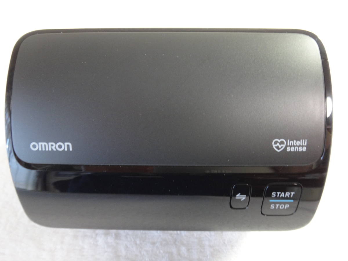 動作良好　OMRON　上腕式血圧計　HEM-７６００T BK（黒）スマート＆コンパクト（箱付き・保証期間無・電池は付いていません）