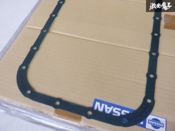 未使用 日産 純正 RMD22 ダットサン QD32 オイルパン ガスケット 11121-63G02 VWE24 キャラバン 即納 棚9-4の画像3