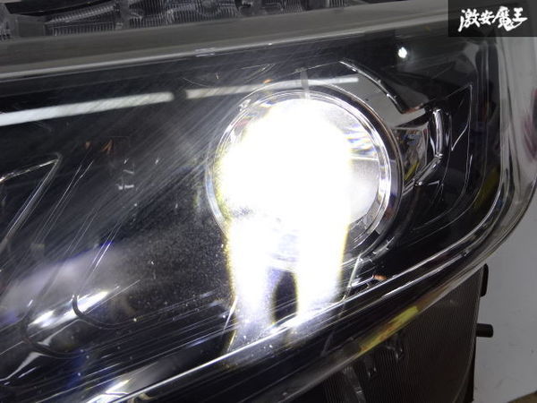 日産 純正 C27 セレナ 前期 LED ヘッドライト ヘッドランプ 左 左側 助手席側 KOITO 100-23721 点灯OK 訳有品 即納 棚12-1_画像9