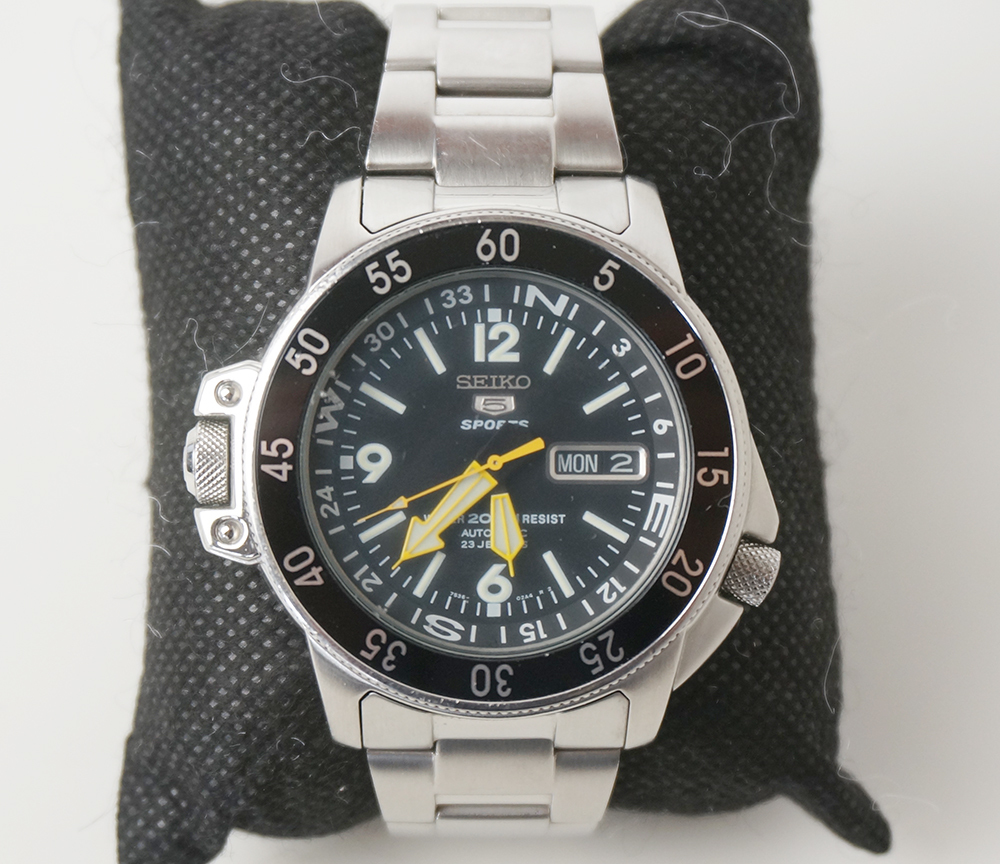SEIKO セイコー 5 SPORTS 200ｍ メンズ 腕時計 7S36-01E0 自動巻 ブラック文字盤 デイデイトの画像2