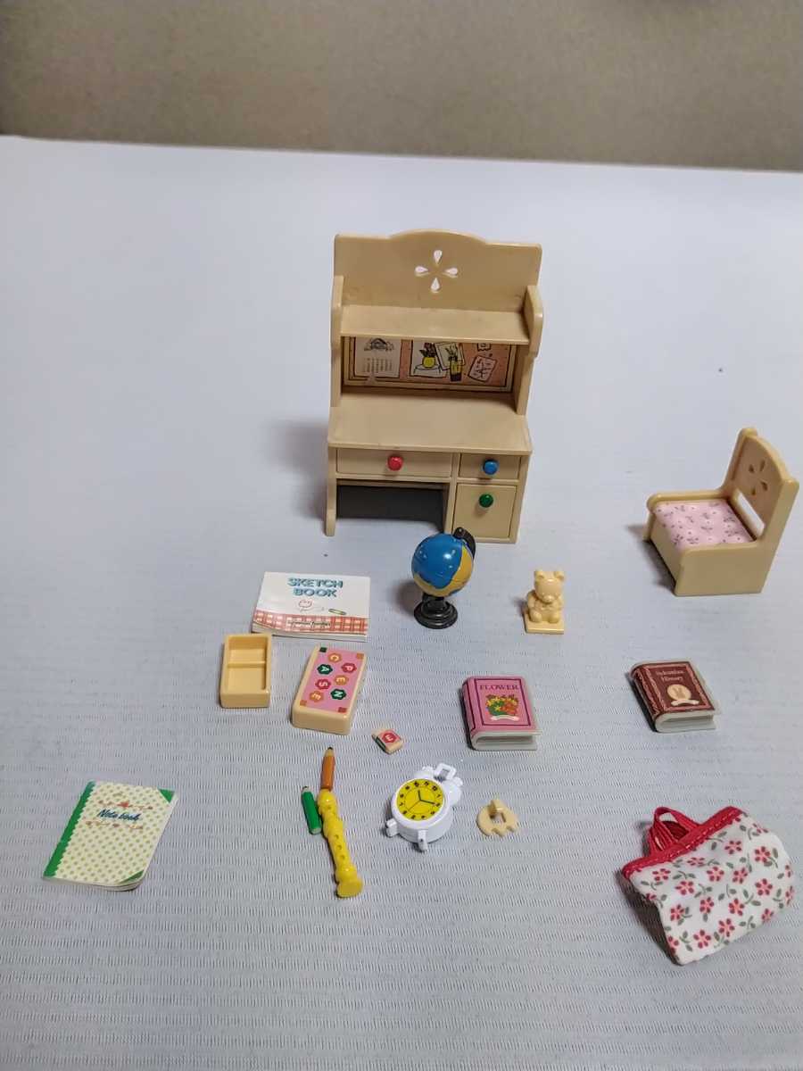 中古品◆シルバニアファミリー　家具旧式　勉強机＆いすセット】◆元箱無_画像1