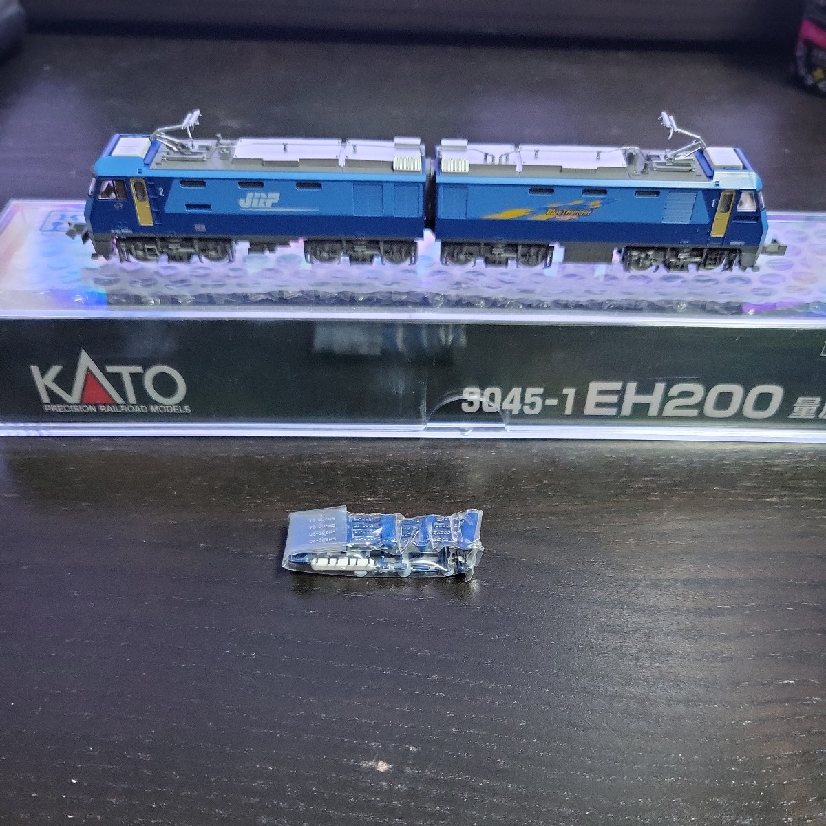 高級感 KATO (量産型)【新品,未使用品】 EH200 鉄道模型