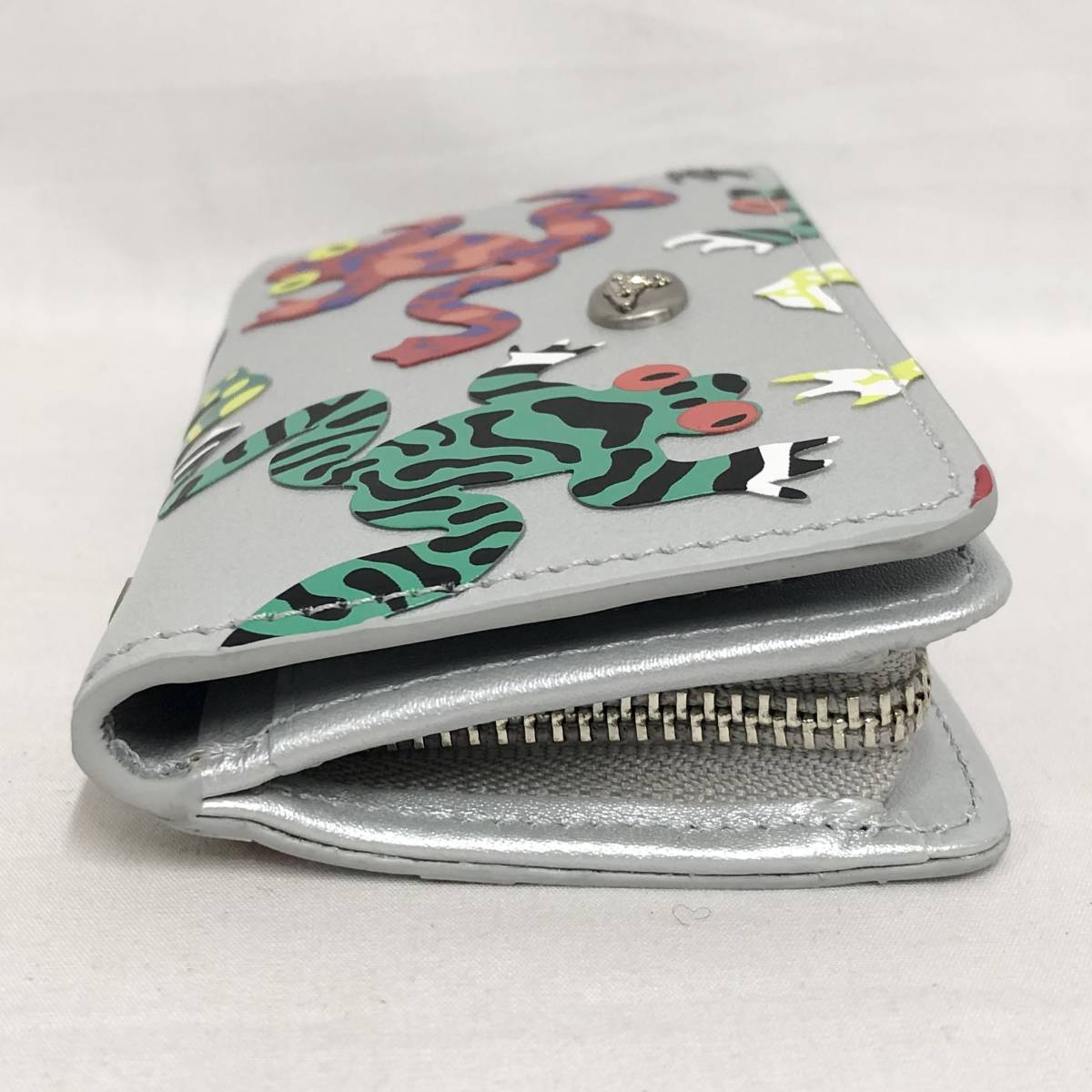 ○★新品未使用 Vivienne Westwood (ヴィヴィアンウエストウッド) FROGS 小銭入付キーケース シルバー★○ ○★新品未使用 Vivienne Westwood (ヴィヴィアンウエストウッド) FROGS 小銭入付キーケース シルバー★○