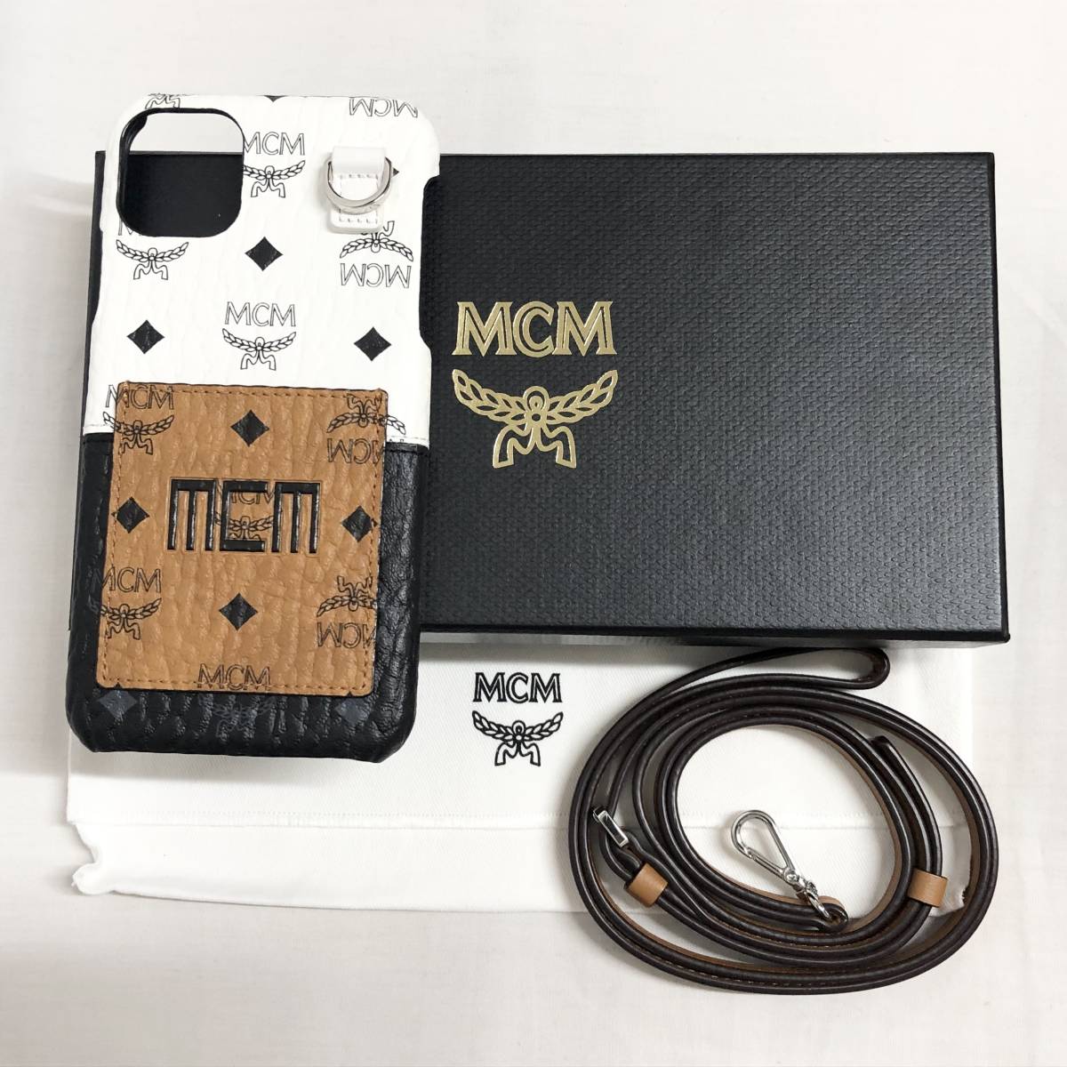 ○☆新品未使用 MCM ストラップ付 iPhone11Pro MAXケース-
