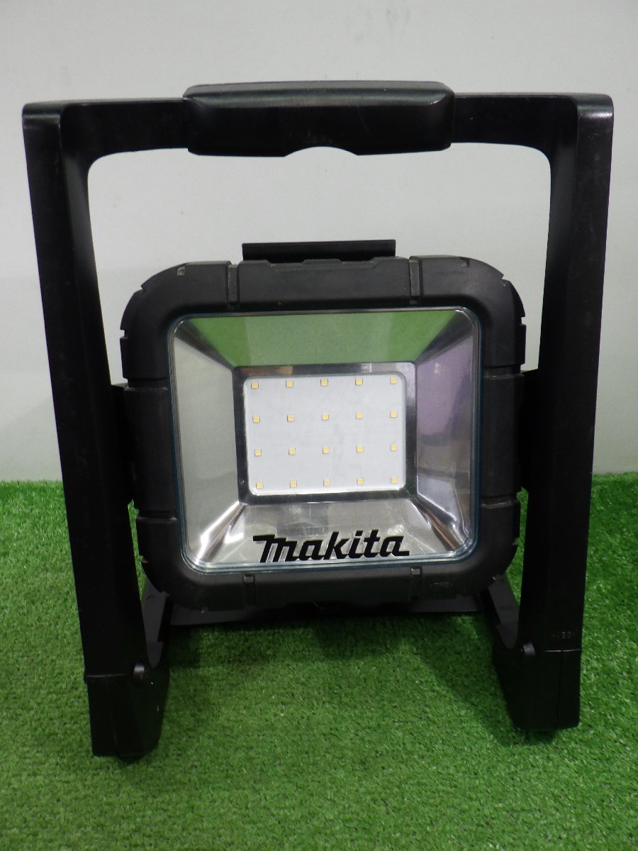 とても明るいです★マキタ 充電式LEDスタンドライト 14.4V/18V ML805 本体のみ 電動工具 照明 コードレス makita 中古品