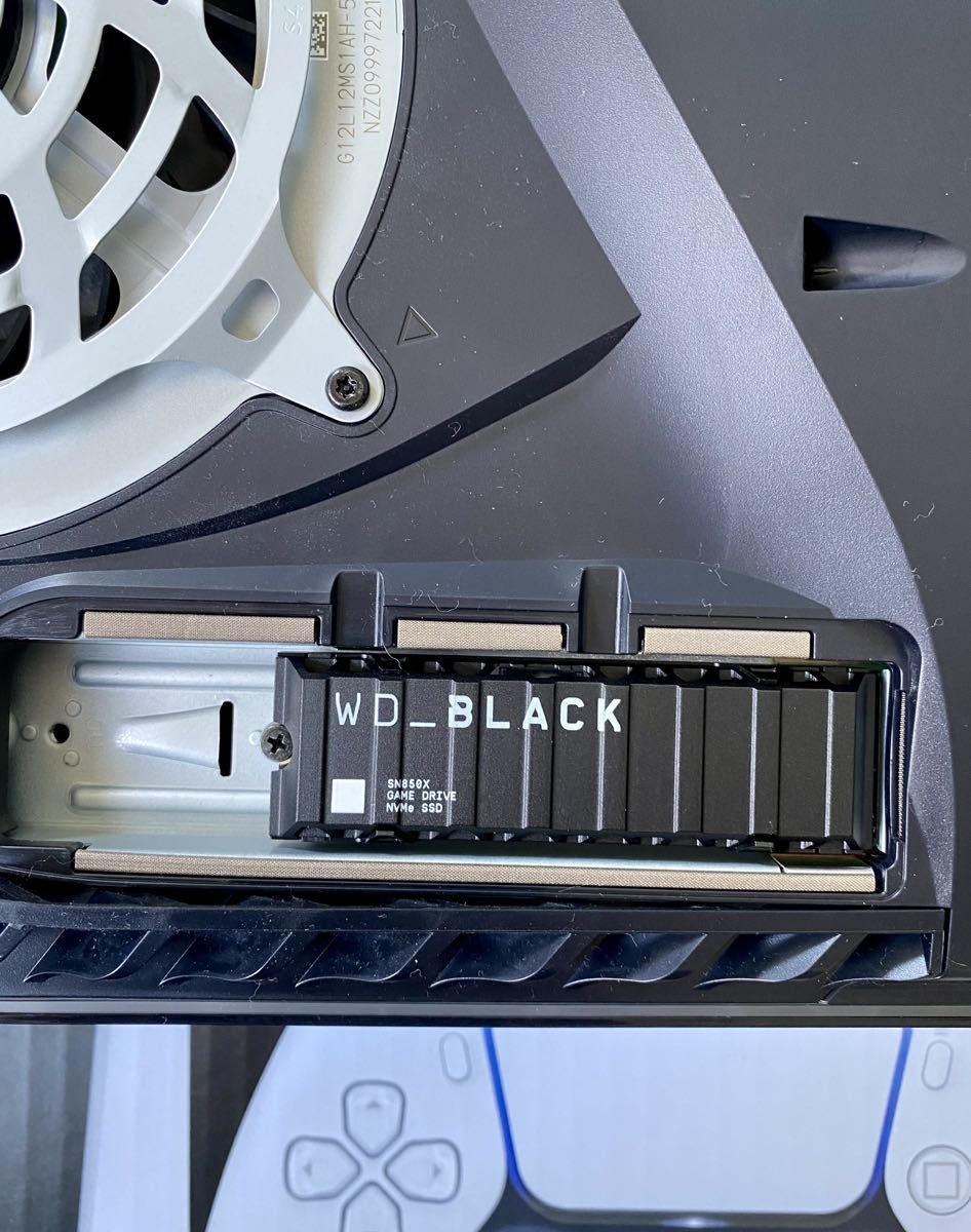 美品 即決 PS5 デジタルエディション 1TB SSD増設済 HDMI2.1 8K対応 1.5mケーブル おまけ付き