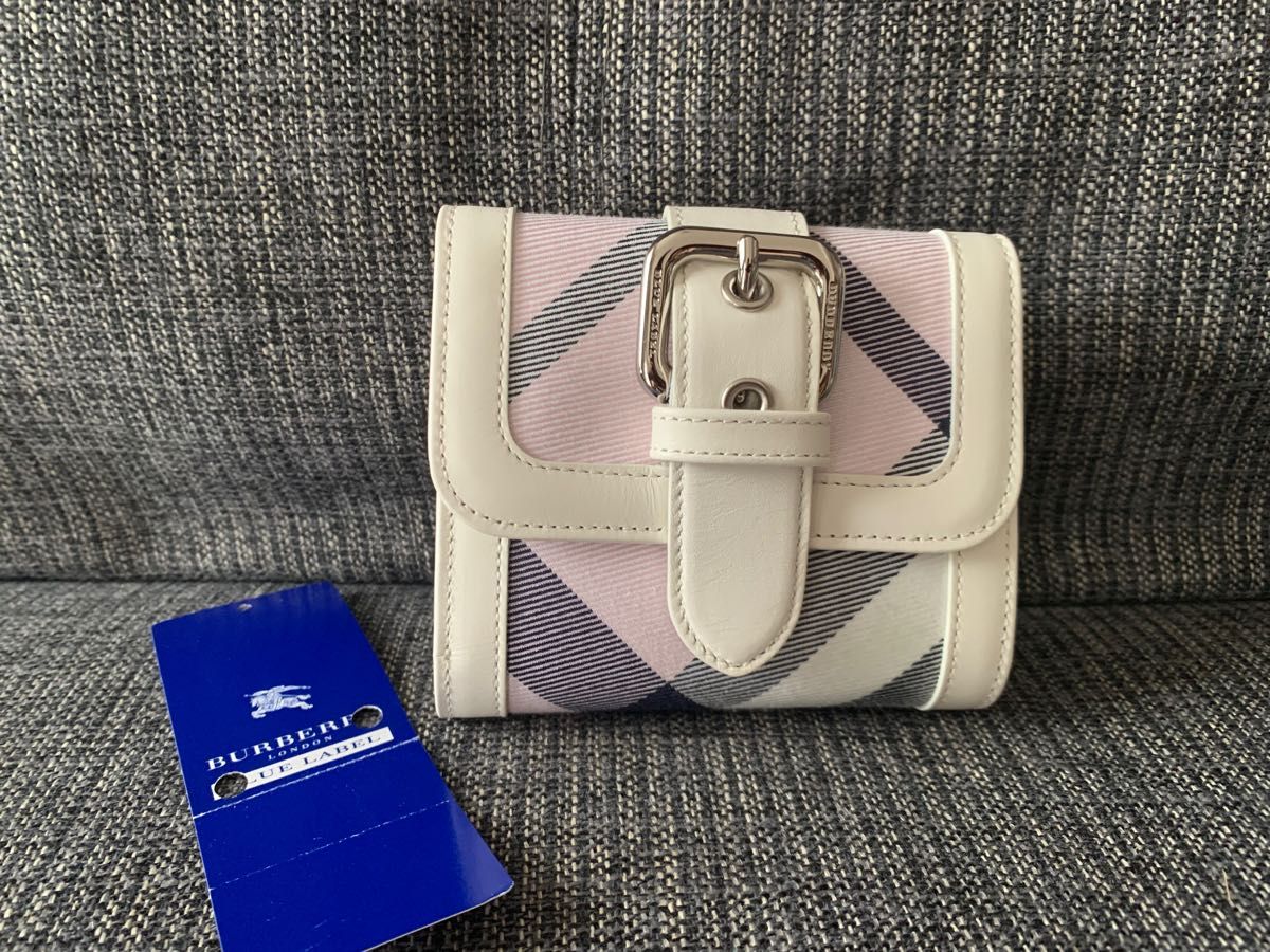バーバリーブルーレーベル　二つ折り財布　がま口　ピンク　ホワイト　未使用品