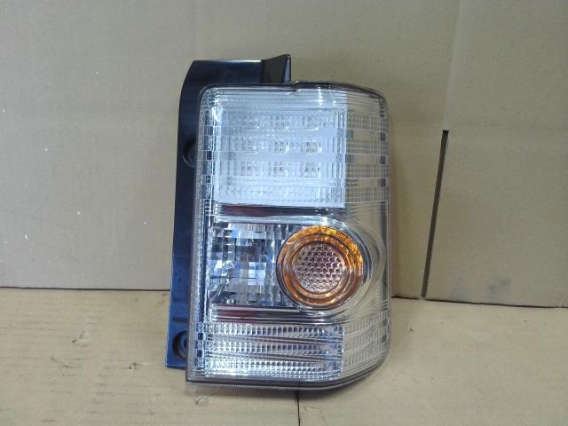  Pixis Space DBA-L575A right tail lamp 