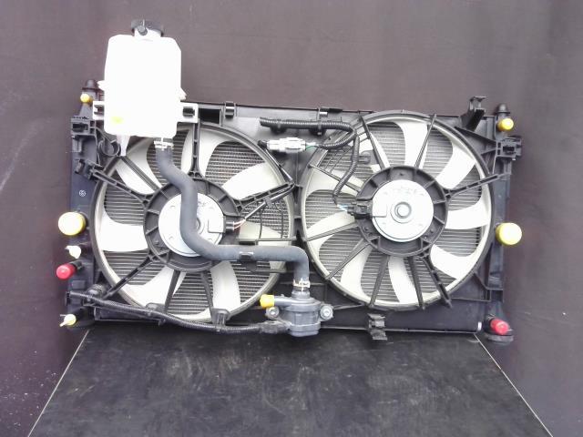  Prius DAA-ZVW51 radiator 422135-6021 16400-37310