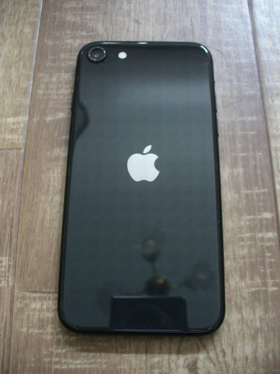 ☆Docomo　iPhoneSE2　本体のみ　64GB　ブラック　SIMフリー、バッテリー86％、動作確認済、一様ジャンクで_画像3