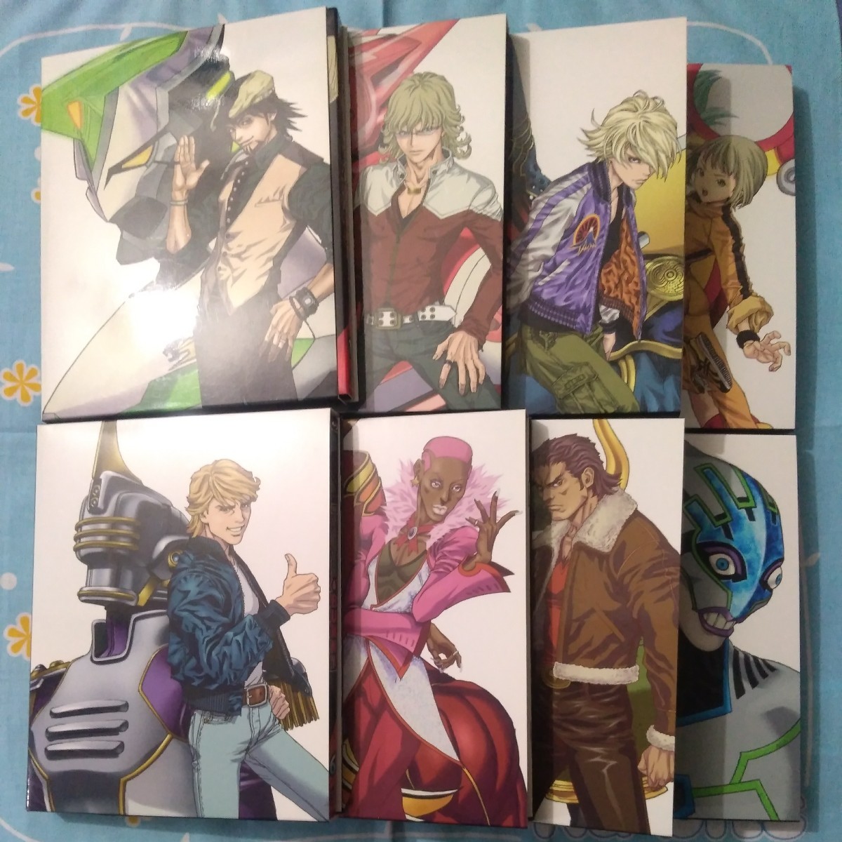 TIGER＆BUNNY タイガー＆バニー タイバニ Blu-ray BD 収納ボックス付 初回限定版 全9巻セット 中古品 BOX微傷あり2巻の箱傷み大 再生確認未_画像7