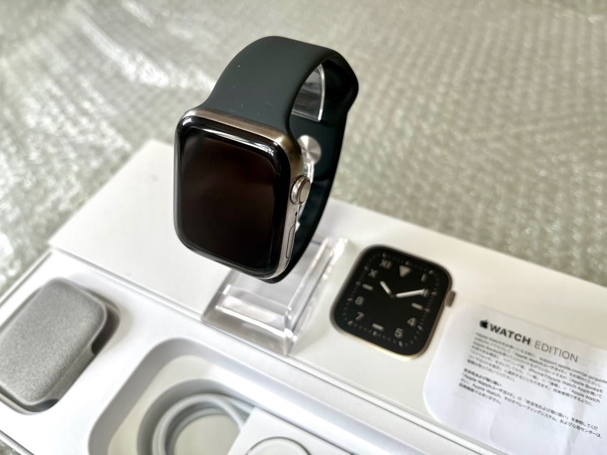 AppleWatch Series 5チタニウムCellularモデル44mm-