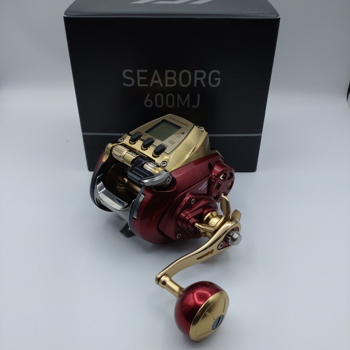 即決有！★新品★未使用★DAIWA SEABORG ダイワ　 21シーボーグ 600MJ キハダに！ アイアンマンカラー