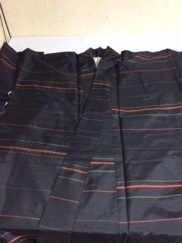 QM128 和装 女性用 絹素材 着物/黒地/赤緑黄色の横縞模様/光沢素材_画像9