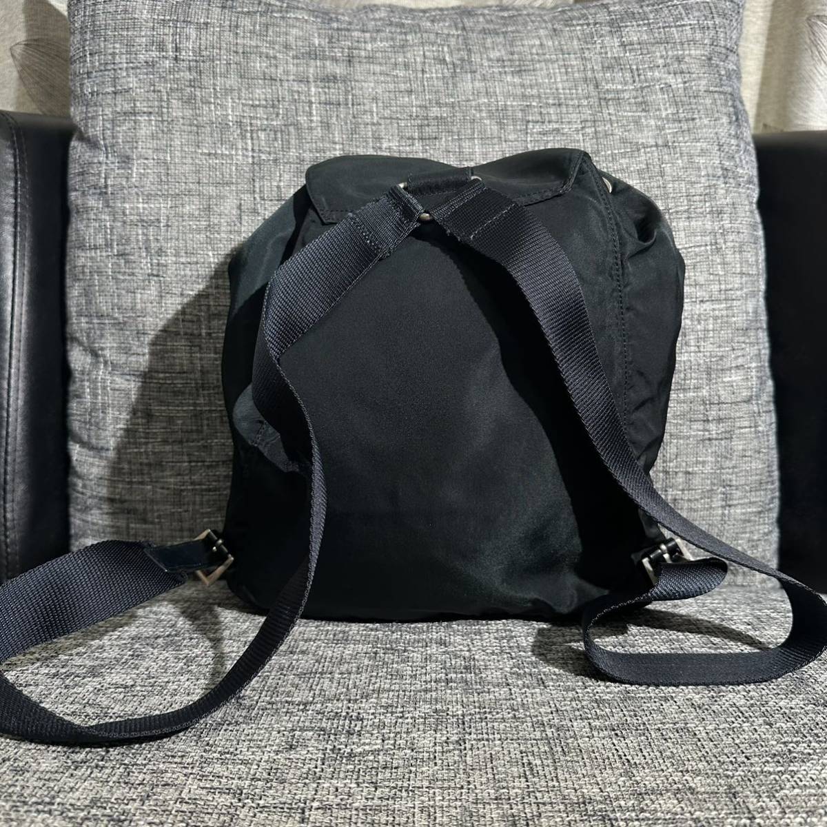 1円〜 【極美品】PRADA 希少カラー ラージリュックサック 三角ロゴ