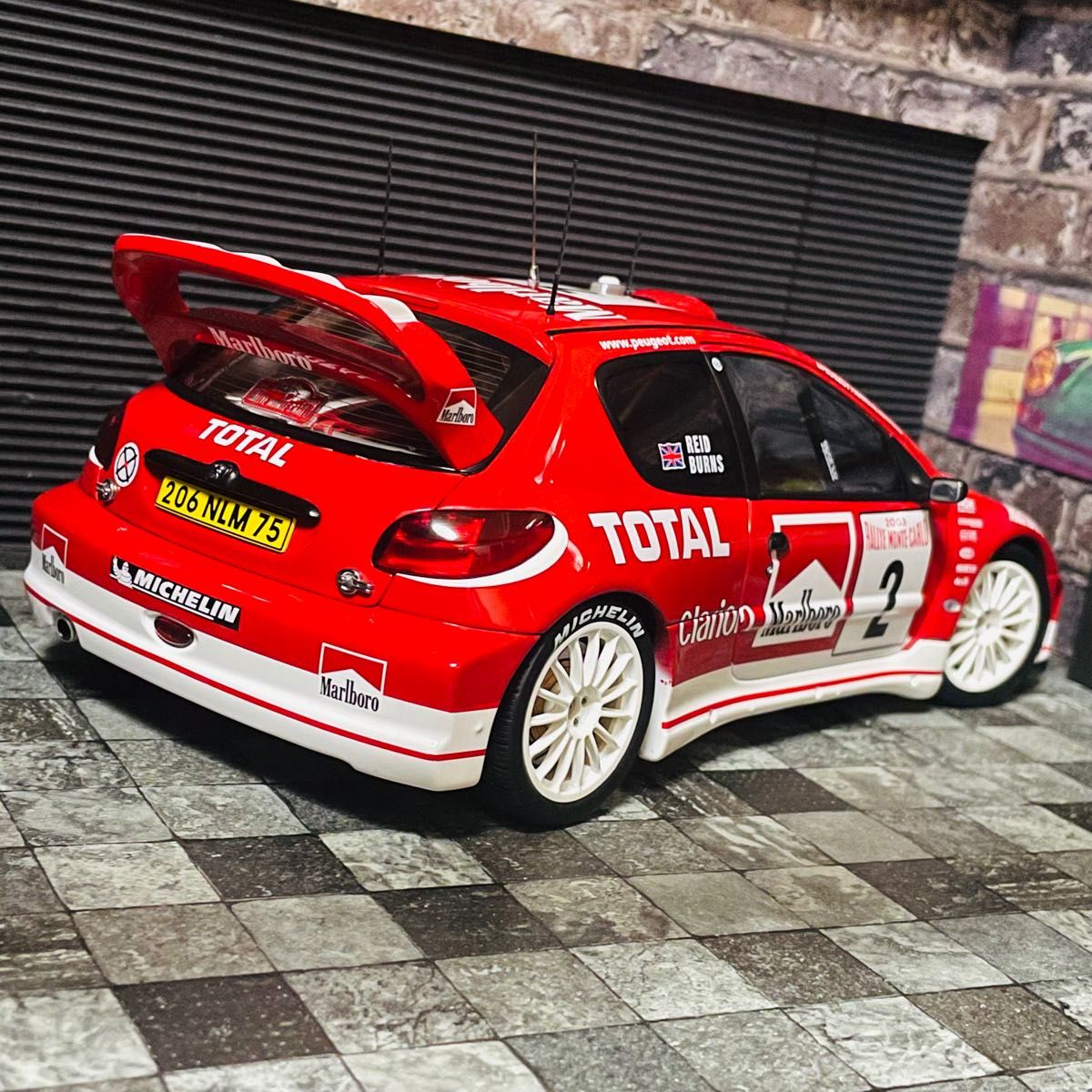 カスタム品 1/18 AUTOart プジョー 206 WRC 2003|Yahoo!フリマ カスタム品 1/18 AUTOart プジョー 206 WRC 2003|Yahoo!フリマ