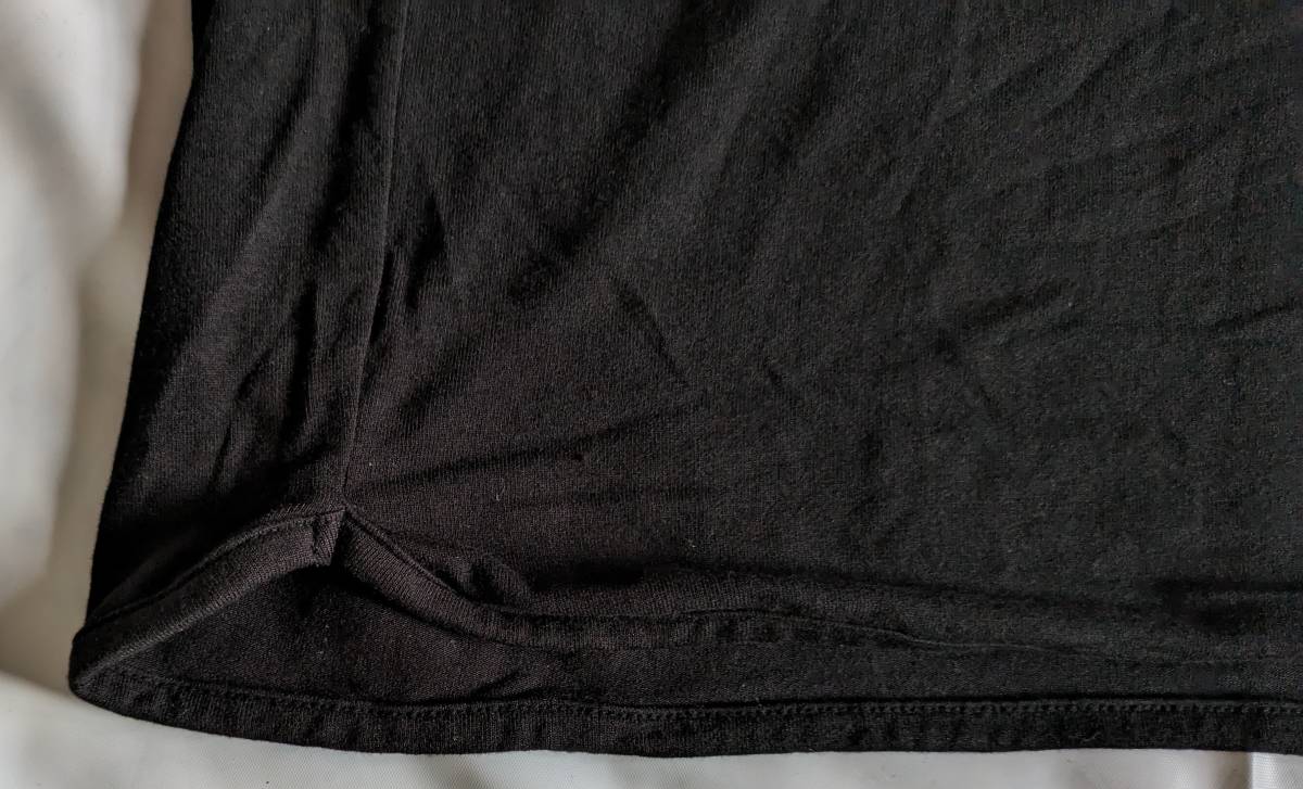 しまむら CLOSSHI クロッシー レディース トップス 半袖Tシャツ 黒 無地 シンプル 袖シャーリング? 着丈59 身幅66 大きい ゆったり 4L_サイド裾です