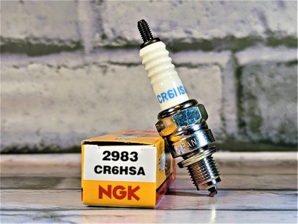 ＮＧＫ　ＣＲ６ＨＳＡ　２本セット　ヤマハ　タウンメイトＴ９０Ｄ　４ＮＭ　９７ー　適合　新品！_画像2