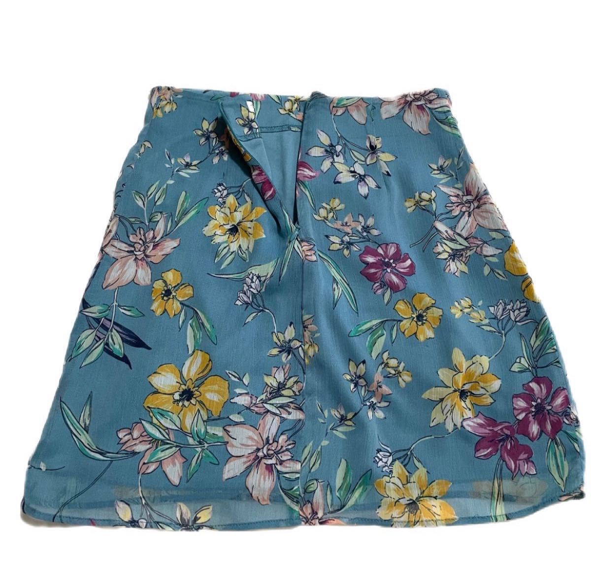 花柄スカート　 花柄　ミニスカート　台形スカート　水色