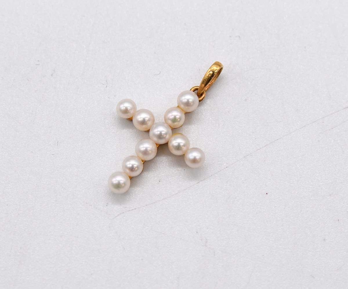 ●美品　 真珠 ベビーパール クロス ネックレス K18 総重量0.7g_画像1