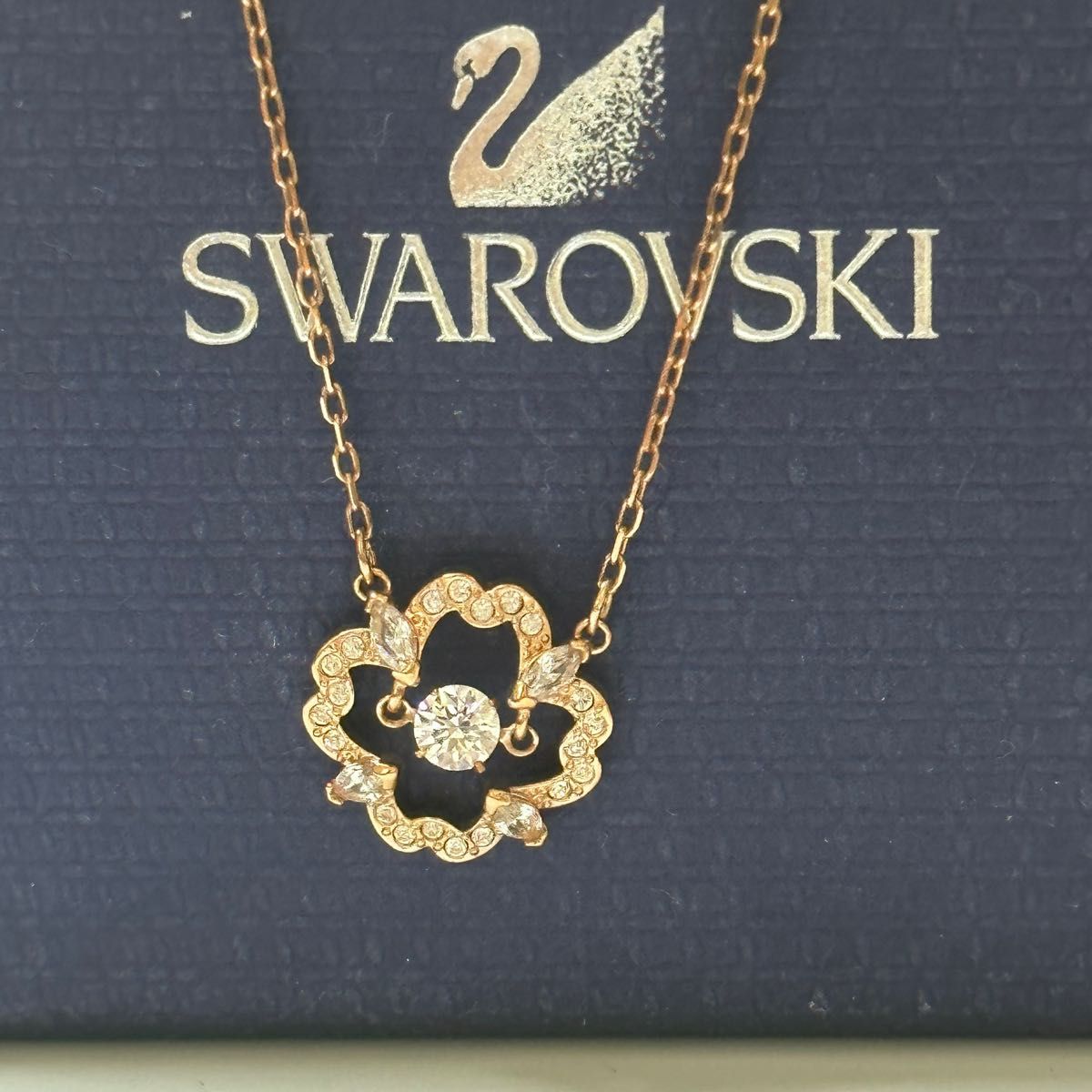 SWAROVSKI スワロフスキーネックレス フラワーネックレス  スパークリングダンス