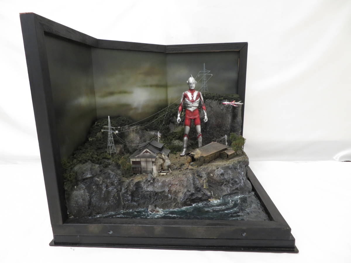 奧特曼/ Diorama /成品/帶丙烯酸外殼[K] 原文:ウルトラマン/ジオラマ/完成品/アクリルケース付　[K]