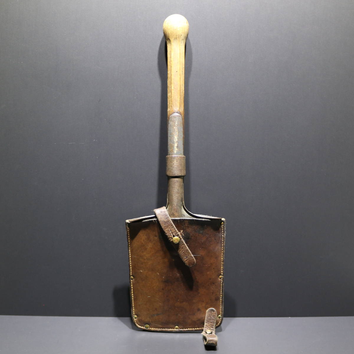  antique / spade / shovel / military / army for / leather case attaching 