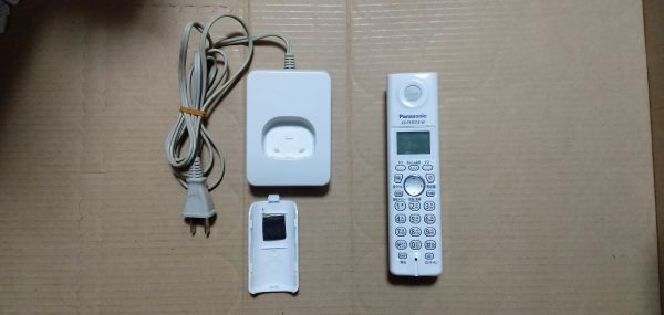 [ operation verification settled ] No.153 Panasonic Panasonic cordless handset KX-FKN518 white charge stand on surface . abrasion equipped * with battery 