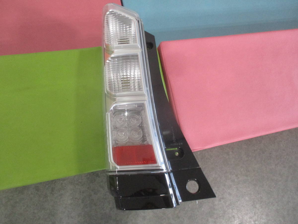 JF1 N-BOX カスタム 左 テールランプ テールライト 中古美 JF1 N-BOX カスタム 左 テールランプ テールライト 中古美