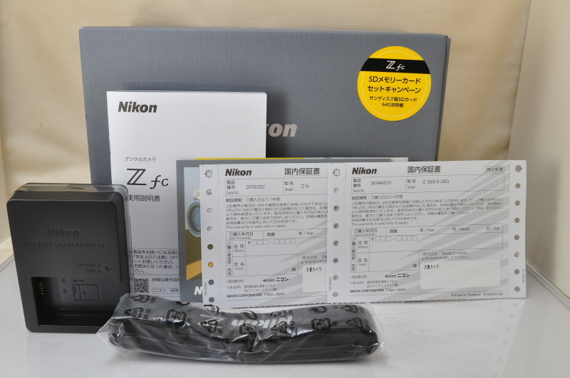 ★★新品同様 Nikon Z fc + Z 28mm F/2.8 Lens Kit Black ショット数 : 17 w/Box♪♪#5590
