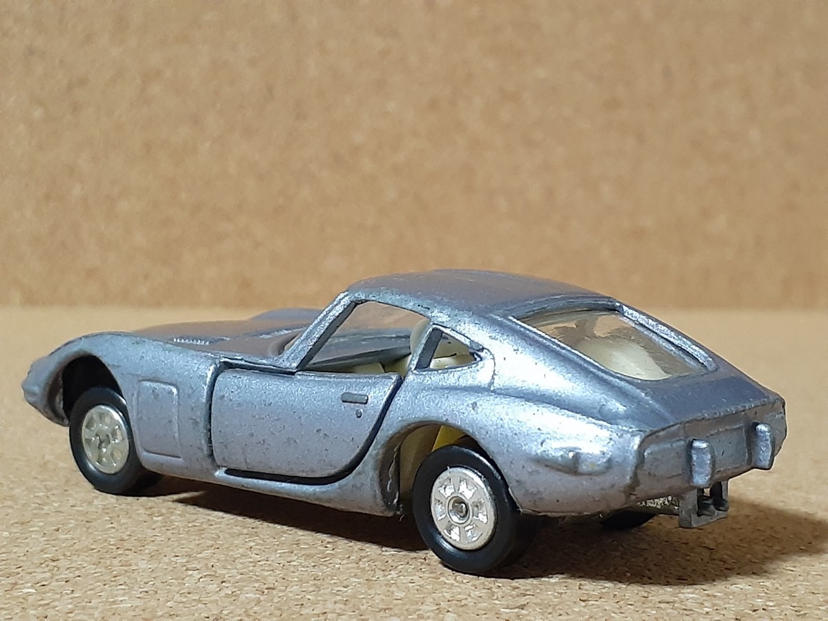 ◆日本製トミカ/旧ホイール(1/60)◆トヨタ・2000GT(MF10/銀)◆箱なし/ルース/ジャンク★夢屋JT036★_画像4