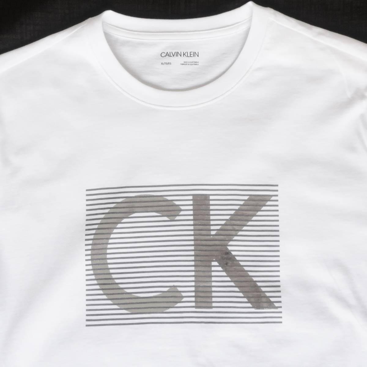 新品★カルバン クライン★爽やかな ホワイト Tシャツ★セクシーな シルバー ロゴプリント 白&銀 XL★CK CALVIN KLEIN☆014_画像4