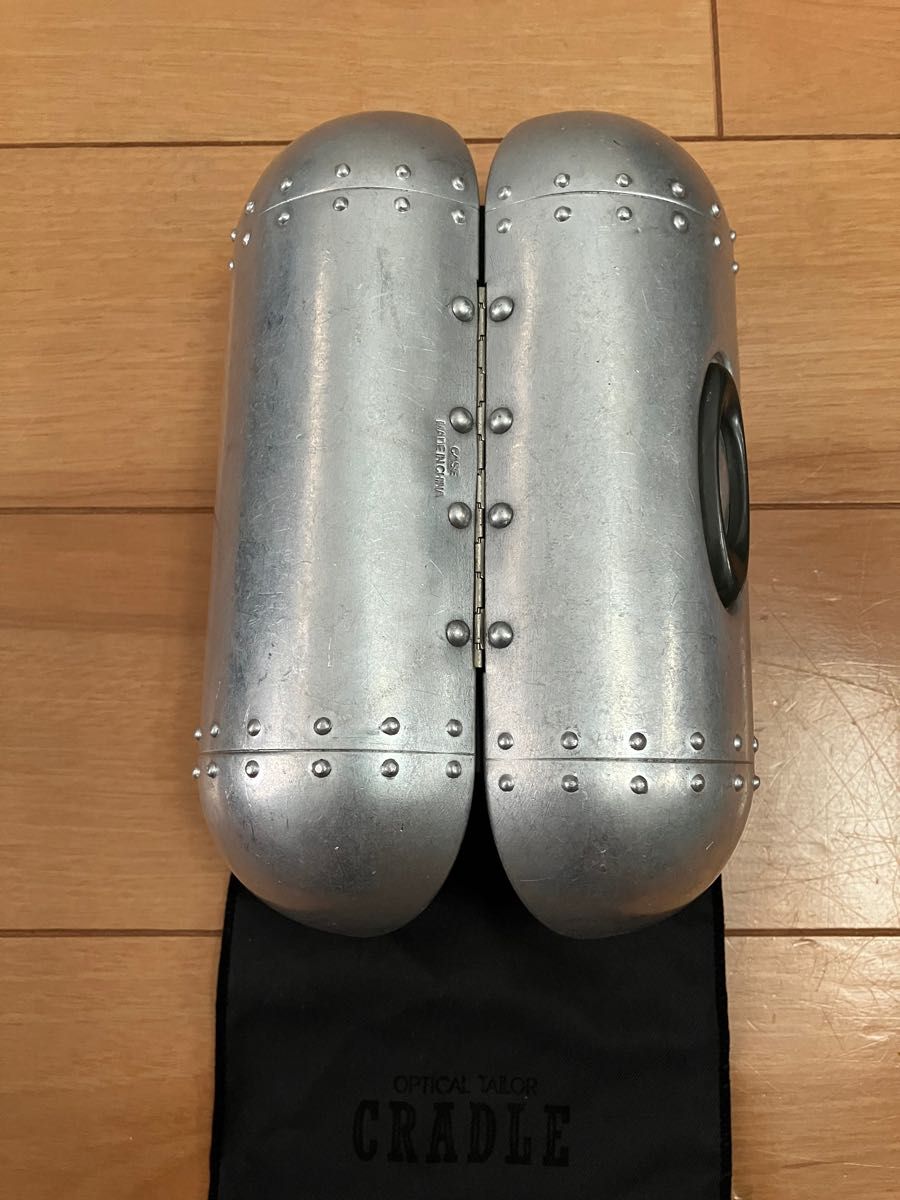 希少 OAKLEY オークリー 純正 アルミ製 サングラスケースLARGE 希少 OAKLEY オークリー 純正 アルミ製 サングラスケースLARGE