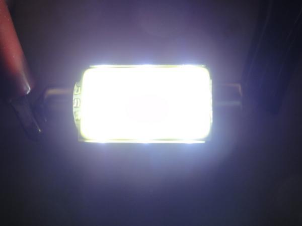 12V ハイパワー 面発光 T10×39ｍｍ LED バルブ　白 ホワイト　ナンバー灯 トランク ラゲッジ ルーム カーテシ マップ ランプ_画像2