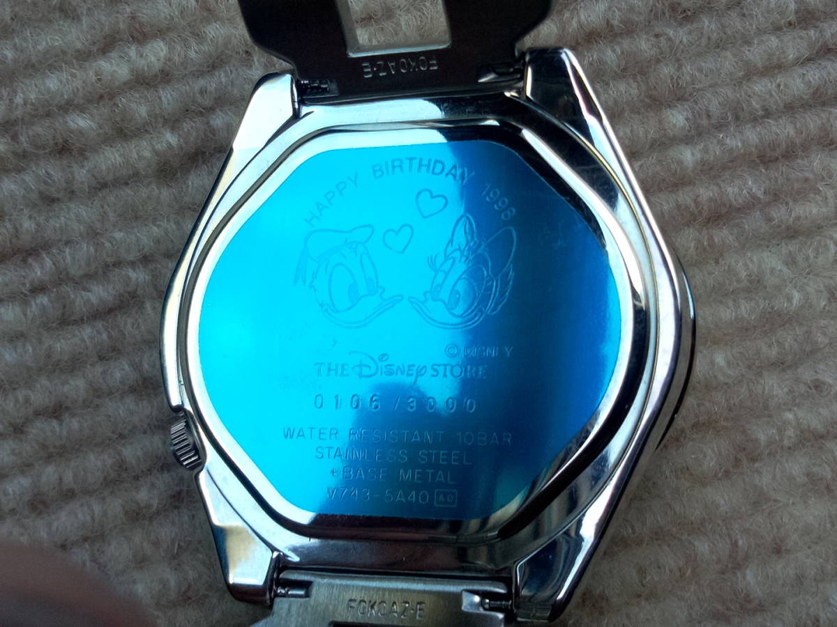 未使用デッド　SEIKO　セイコー　ALBA　アルバ　AKA　メンズ腕時計ブルー楕円 ディズニードナルドダック限定モデル