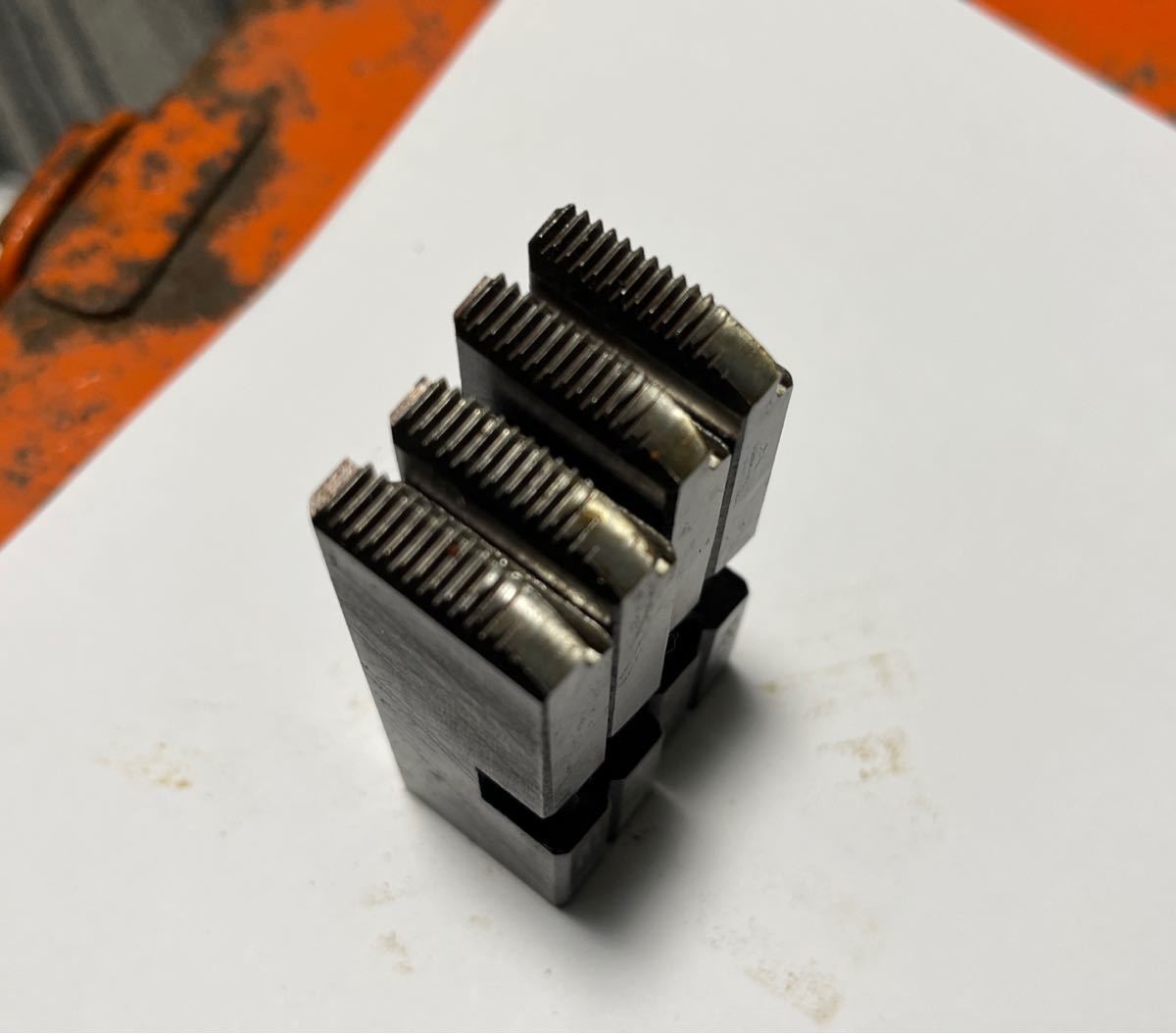 REX チェーザ 1/4 to 3/8 切上 ダイヘッド 替刃 未使用 1 2 3 4 REX チェーザ 1/4 to 3/8 切上 ダイヘッド 替刃 未使用 1 2 3 4