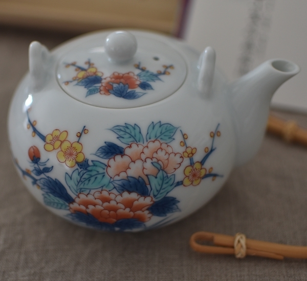 small .. wistaria right .... plum small teapot ( unused goods ) / hand ..