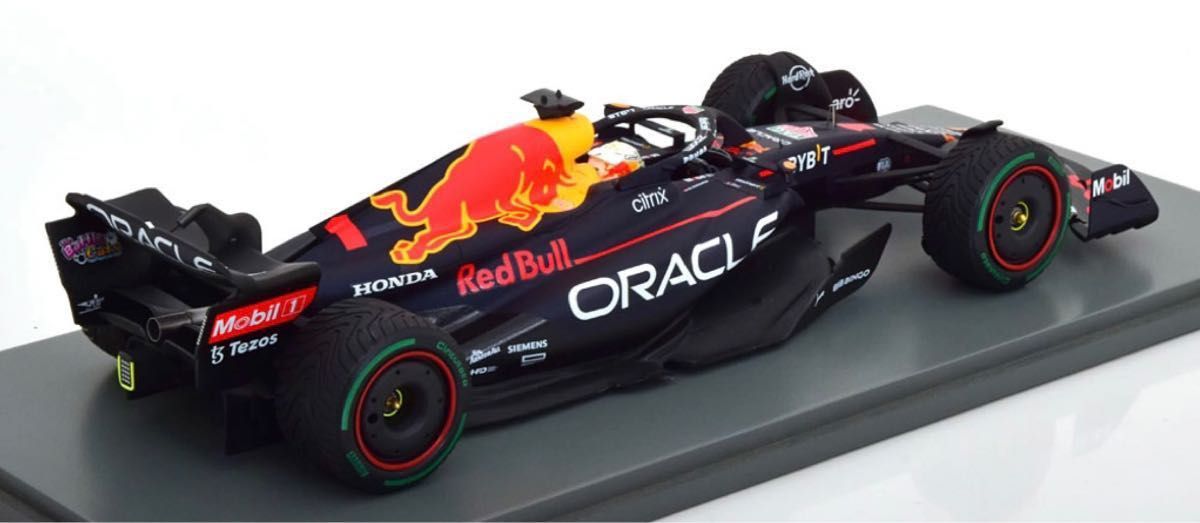 Spark 1/18 2022年日本GP 優勝モデル レッドブル・レーシング  Max Verstappen ボード付属