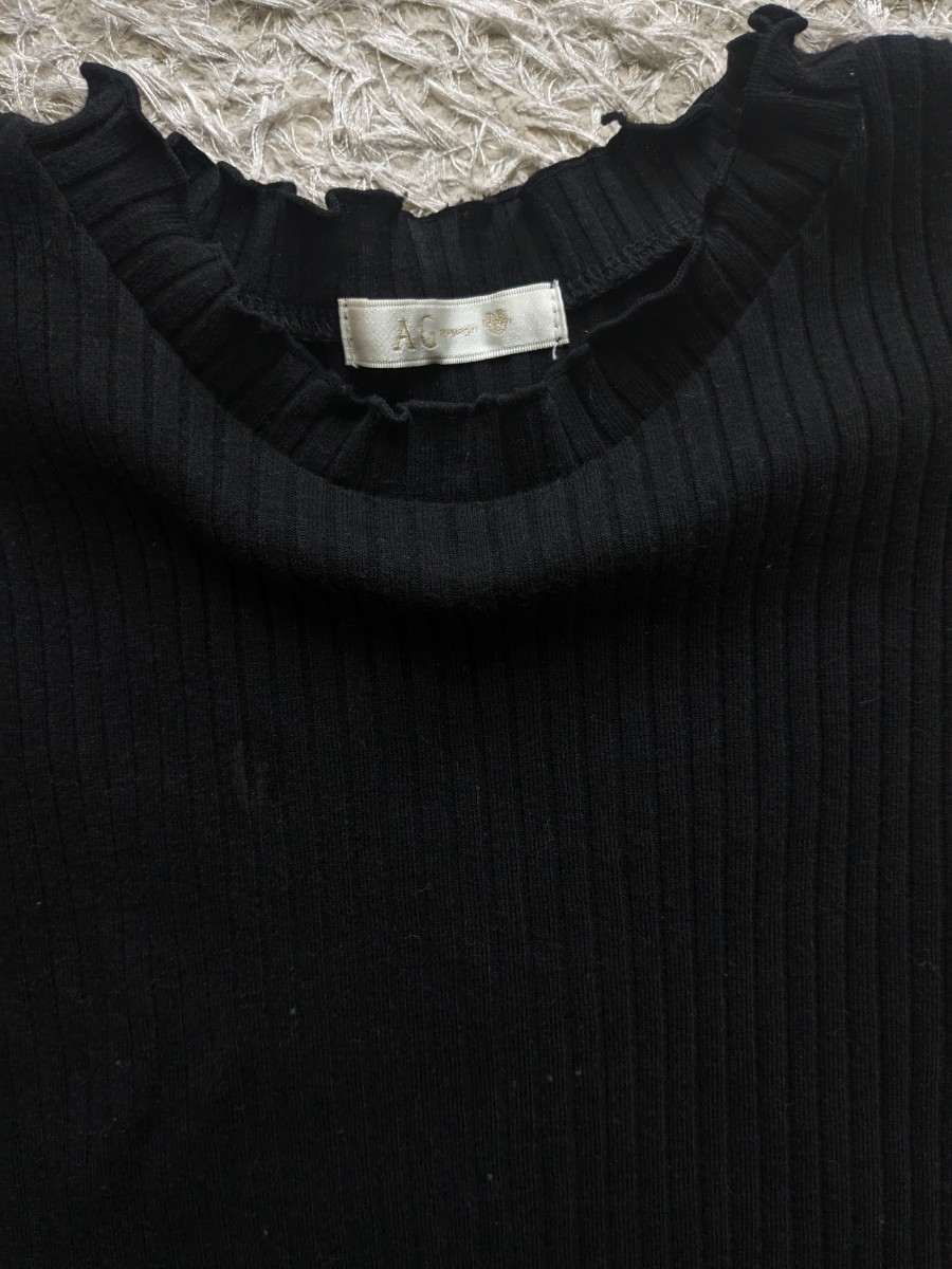 ワールド AG by aquagirl タンクトップ 黒ブラック無地 襟と袖にフリルがフェミニン 綿&ポリエステル リブ生地で伸縮あり sizeフリー _少し白っぽく見えます・・・